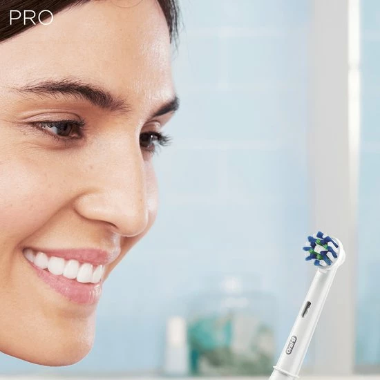 Oral B Pro 700 CrossAction - Elektrische Tandenborstel 7 Oral B Pro 700 CrossAction - Elektrische Tandenborstel - Afbeelding 7